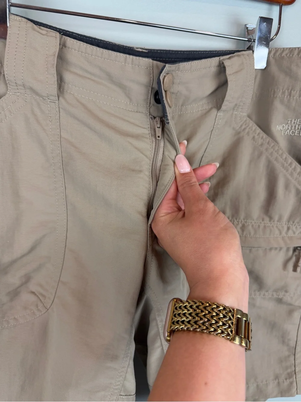 The North Face women’s Tan Hiking outdoor nylon Cargo Shorts size 10 Long